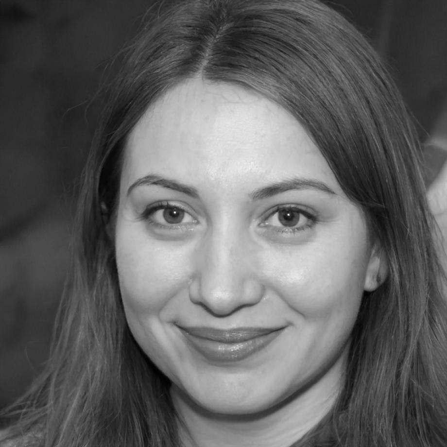 Sarah Lim - Investment Specialist